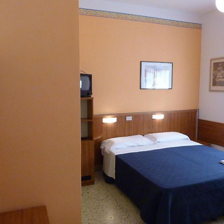 Hotel Bologna San Benedetto del Tronto Bagian luar foto