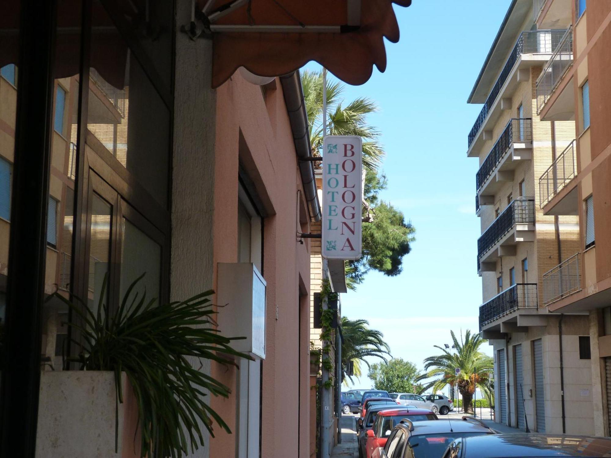 Hotel Bologna San Benedetto del Tronto Bagian luar foto