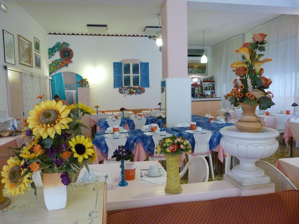 Hotel Bologna San Benedetto del Tronto Bagian luar foto
